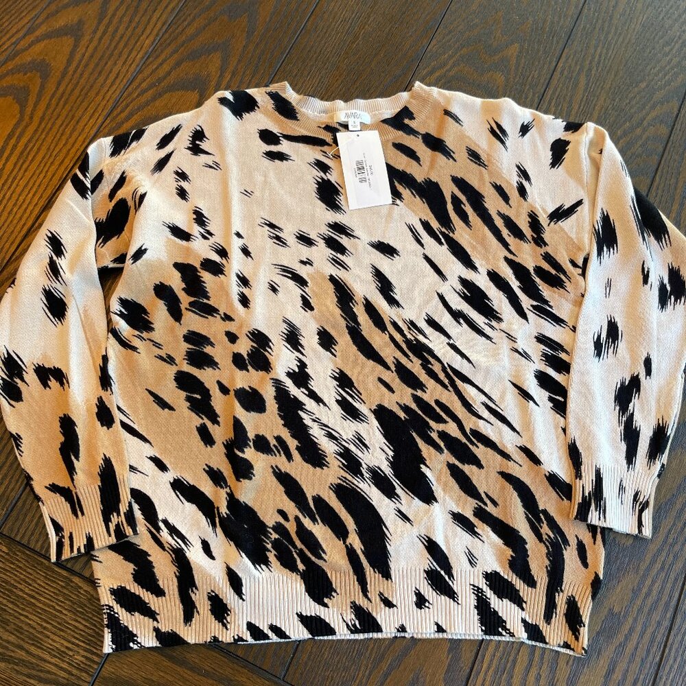 AVARA Danielle Sweater – Size Small – NWT